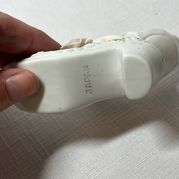 Vintage Floral Porcelain Shoe Figurines Set. Japan (2). Set of three - Picture 5 of 10